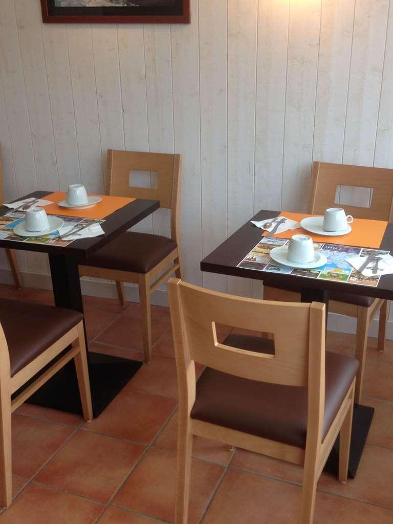 Brit Hotel Des Halles Concarneau Restaurante foto